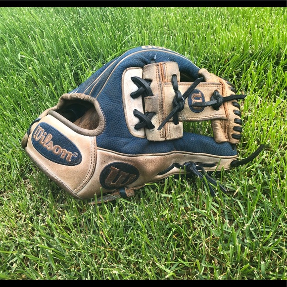 Wilson A2000 - Picture 1 of 3